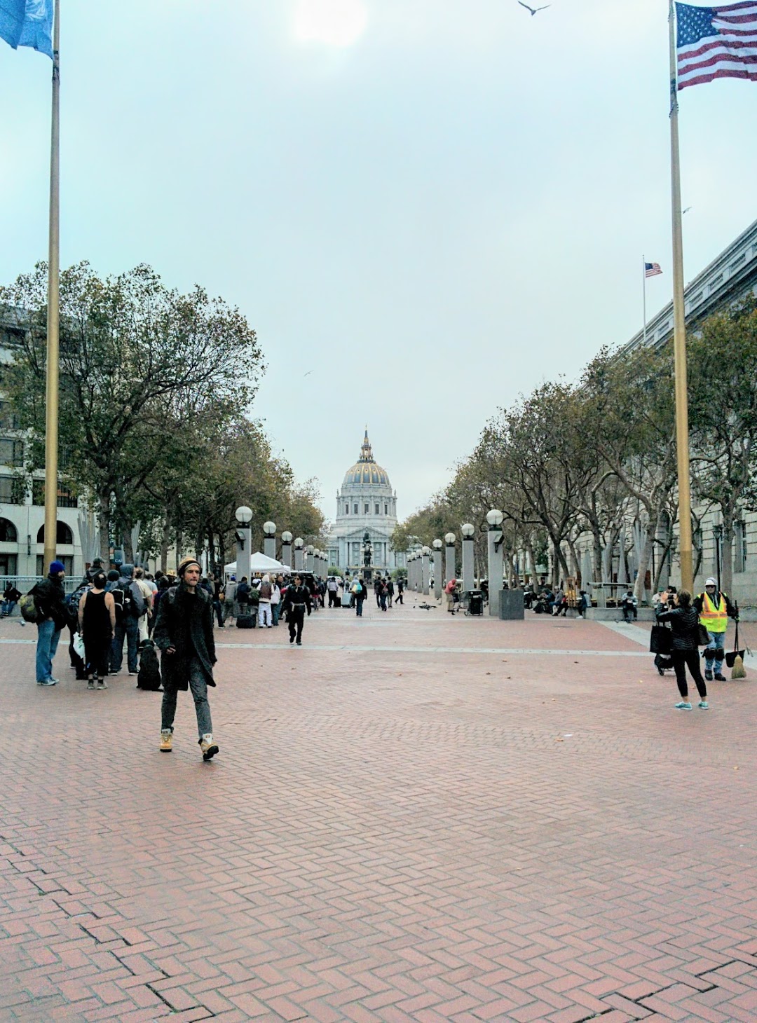 Extreme poverty meets pomp and circumstance: U.N. Plaza edition.